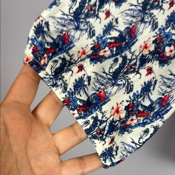 Solitaire Blue & White Floral Tie Front 3/4 Sleeve Bib Collar Blouse Size Large - Picture 5 of 11